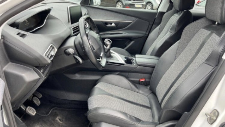 Peugeot 3008 1.5 HDI ALLURE