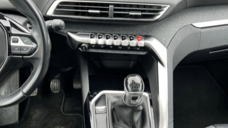 Peugeot 3008 1.5 HDI ALLURE
