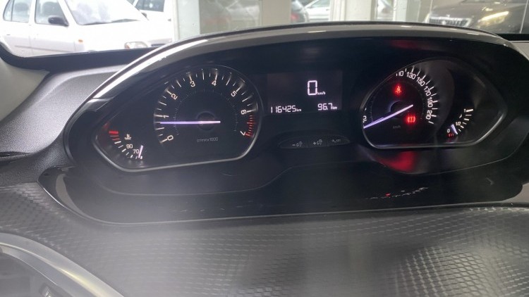 Peugeot 2008 1.2 VTI "Style" (116 MIL KMs)