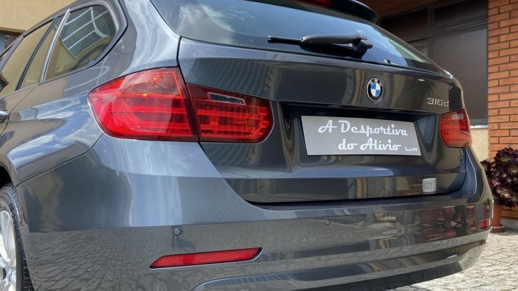BMW S&eacute;rie 3 - 316 D LINE MODERN