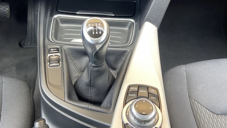 BMW S&eacute;rie 3 - 316 D LINE MODERN