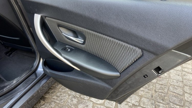 BMW S&eacute;rie 3 - 316 D LINE MODERN