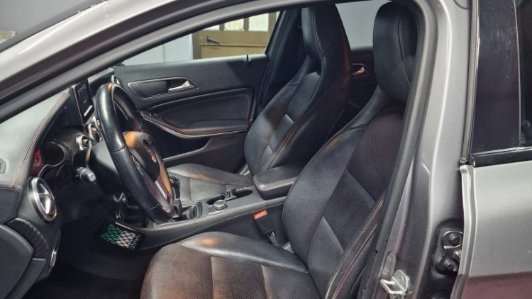 Mercedes-Benz Classe A 180 AMG