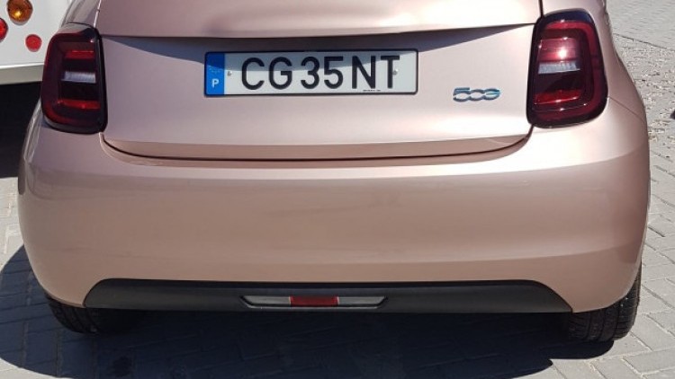 Fiat 500E Action
