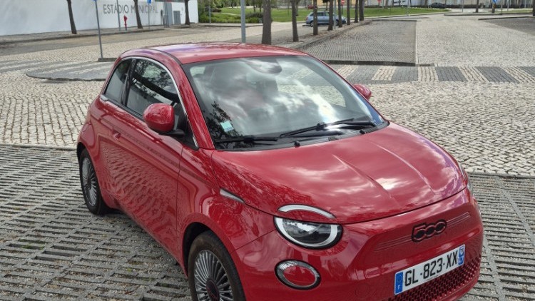 Fiat 500E RED