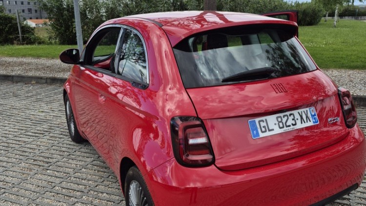 Fiat 500E RED