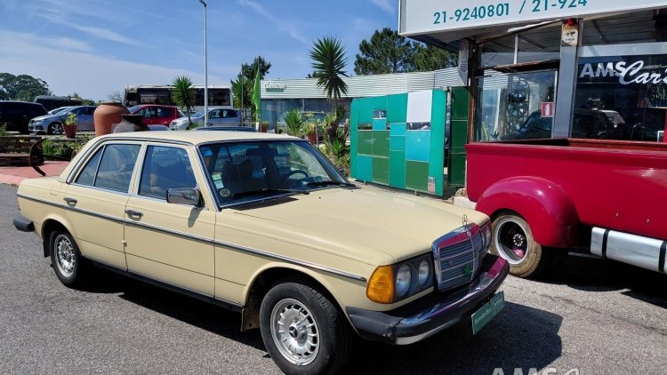 Mercedes-Benz 240 D C/ AC vers&atilde;o americana