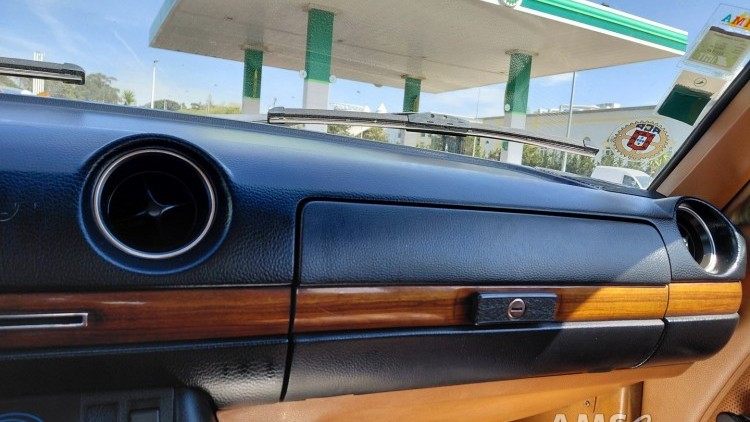 Mercedes-Benz 240 D C/ AC vers&atilde;o americana
