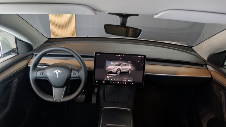 Tesla Model Y dual motor long range