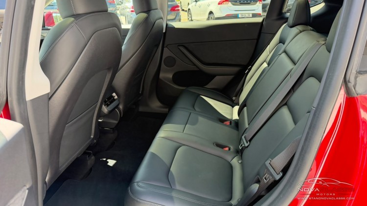Tesla Model Y RWD