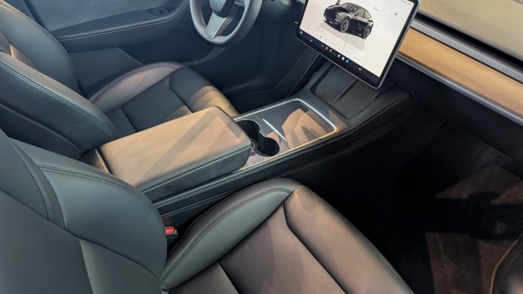 Tesla Model Y dual motor long range