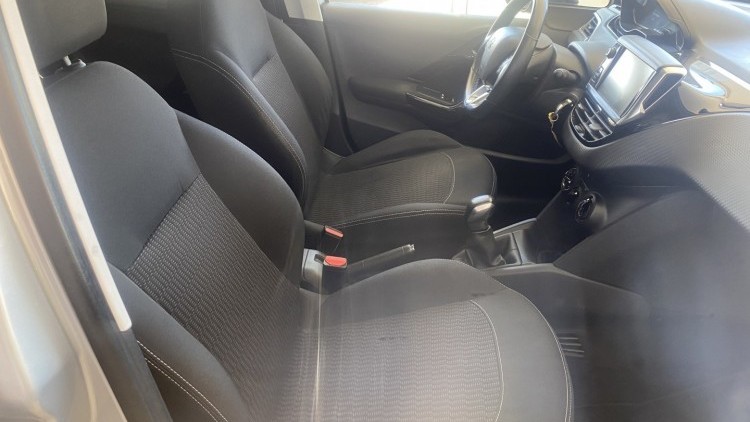 Peugeot 208 1.2 Pure Tech "Style" (74 MIL KMs)