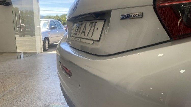 Peugeot 208 1.2 Pure Tech "Style" (74 MIL KMs)