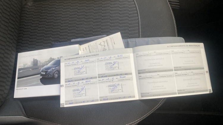 Peugeot 208 1.2 Pure Tech "Style" (74 MIL KMs)