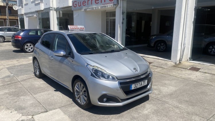 Peugeot 208 1.2 Pure Tech "Style" (74 MIL KMs)