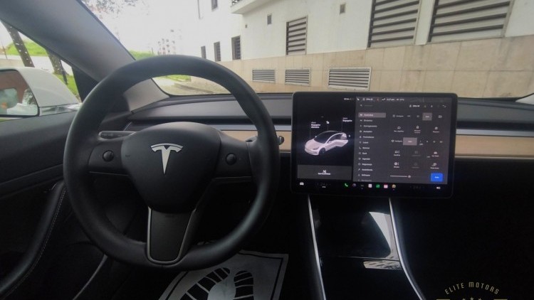 Tesla Model 3 Standard Range Plus RWD