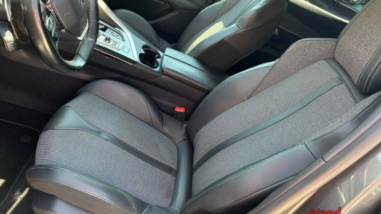 Peugeot 3008 1.5 BlueHDI ALLURE