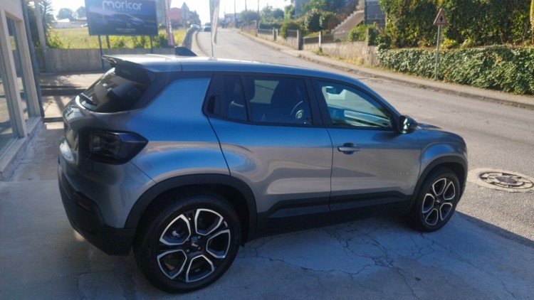 Jeep Avenger e-PACK SUMMIT (AUTO)