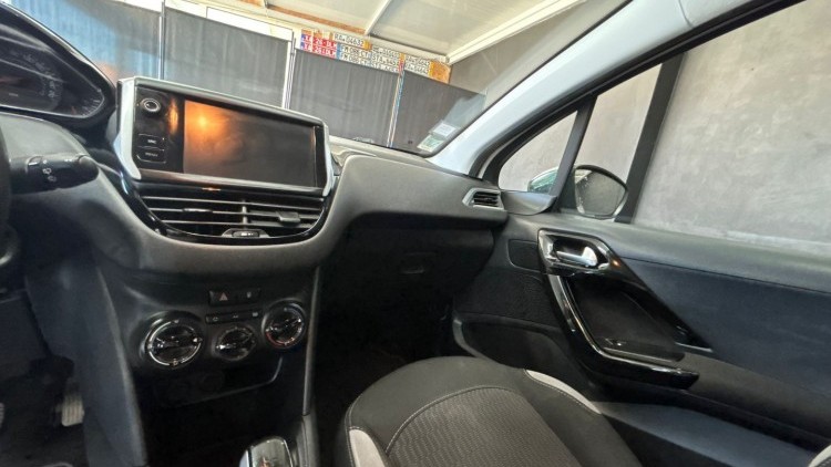 Peugeot 208 1.2 PureTech
