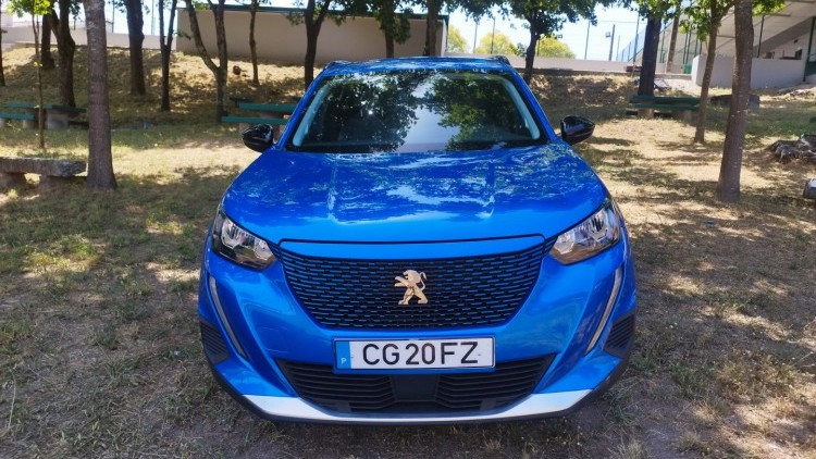 Peugeot E-2008 allure pack auto