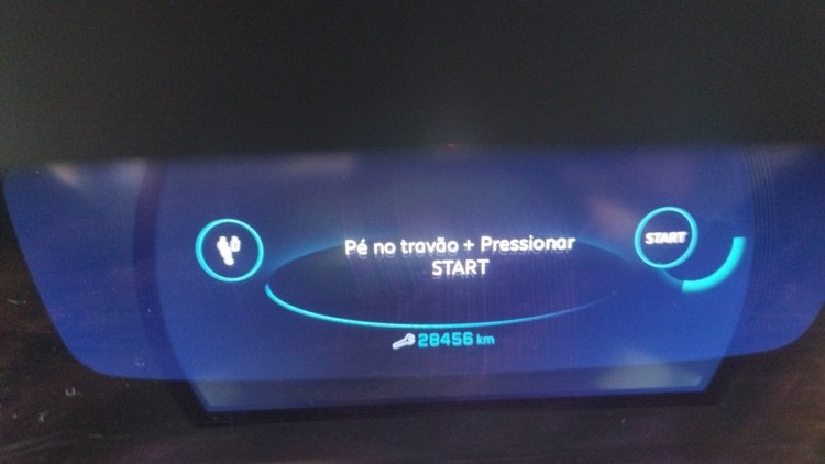 Peugeot E-2008 allure pack auto