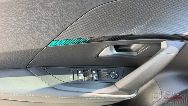 Peugeot E-2008 EV Allure Pack 50 kWh