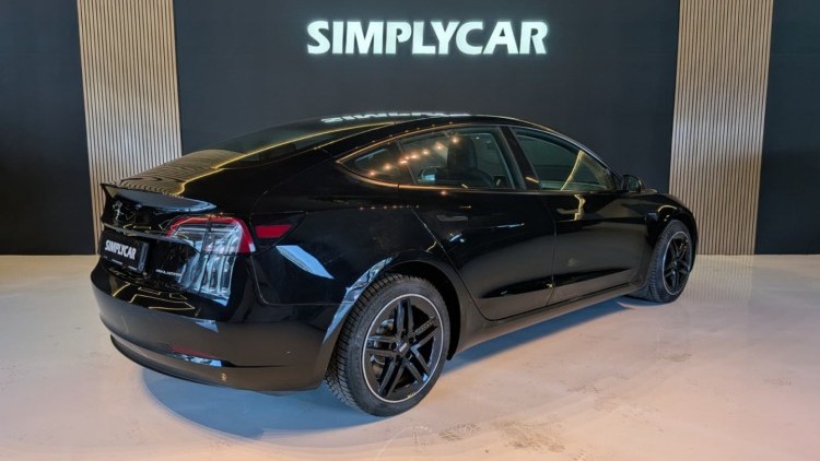 Tesla Model 3 Long-Range Dual Motor AWD