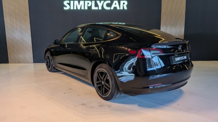 Tesla Model 3 Long-Range Dual Motor AWD
