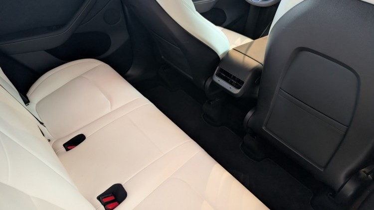 Tesla Model Y Dual Motor AWD