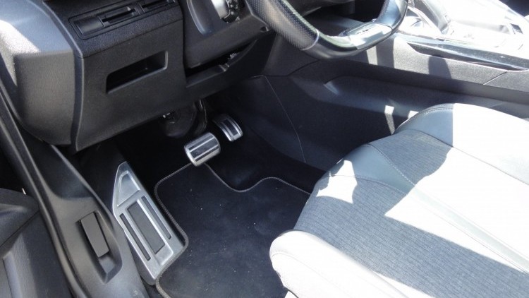 Peugeot 3008 2.0 Blue Hdi GTLine Autom&aacute;tico