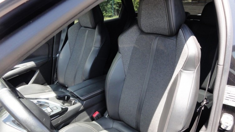 Peugeot 3008 2.0 Blue Hdi GTLine Autom&aacute;tico