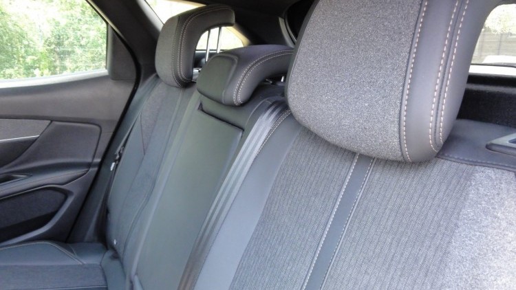 Peugeot 3008 2.0 Blue Hdi GTLine Autom&aacute;tico