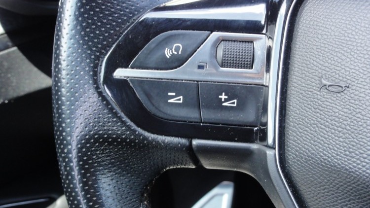 Peugeot 3008 2.0 Blue Hdi GTLine Autom&aacute;tico