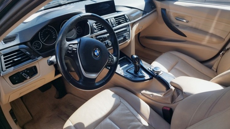 BMW S&eacute;rie 3 - 320 D TOURING F 31 AUTO