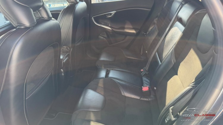 Volvo V40 D2 R Design