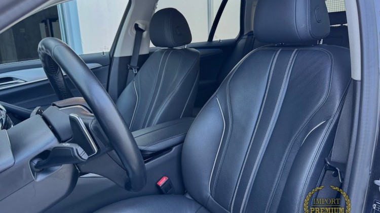 BMW S&eacute;rie 5 - 520 e Touring Luxury