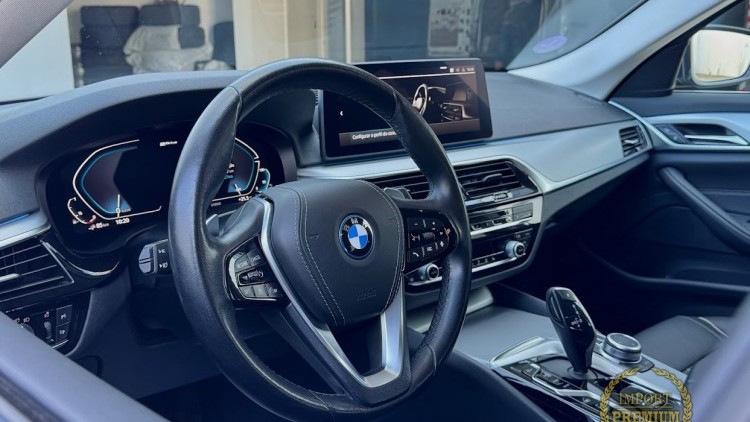 BMW S&eacute;rie 5 - 520 e Touring Luxury
