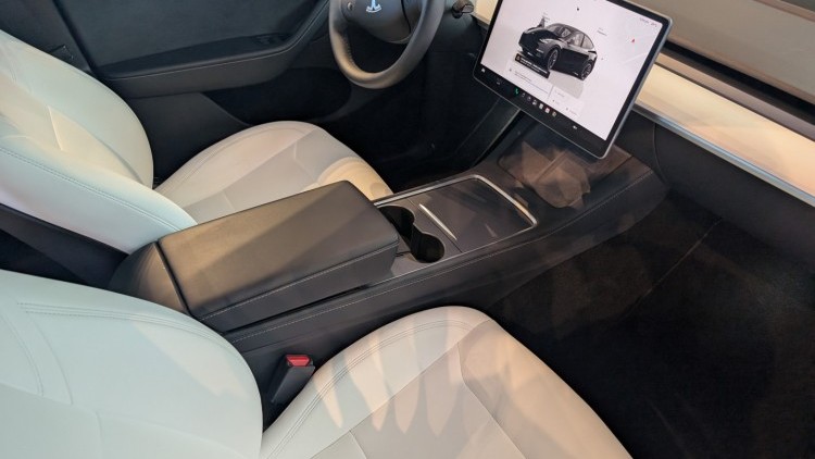 Tesla Model Y Dual Motor AWD