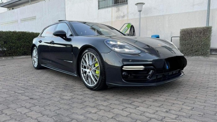 Porsche Panamera Sport Turismo 4 E-Hybrid