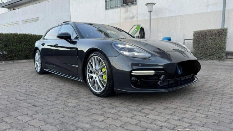 Porsche Panamera Sport Turismo 4 E-Hybrid