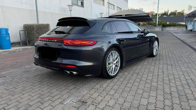 Porsche Panamera Sport Turismo 4 E-Hybrid
