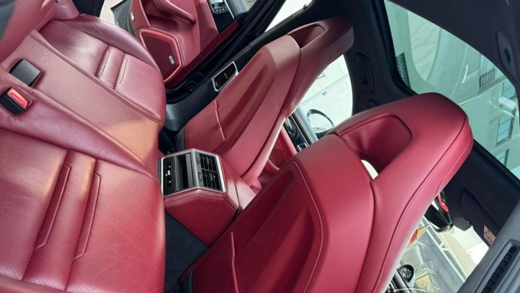 Porsche Panamera Sport Turismo 4 E-Hybrid