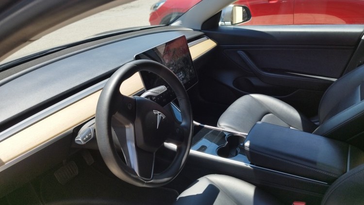 Tesla Model 3 longe range awd auto