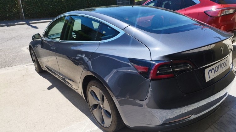 Tesla Model 3 longe range awd auto