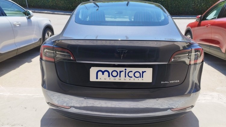 Tesla Model 3 longe range awd auto
