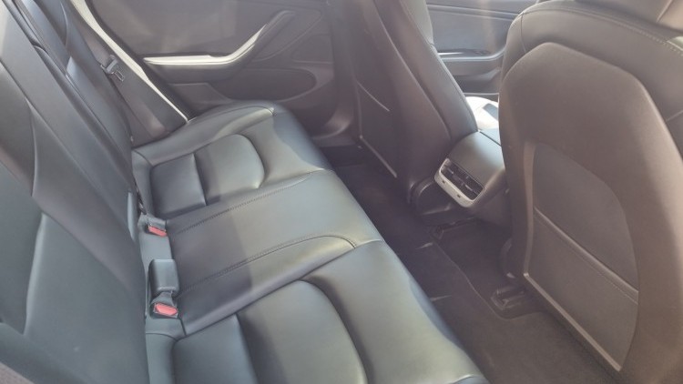 Tesla Model 3 longe range awd auto