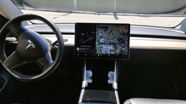 Tesla Model 3 longe range awd auto