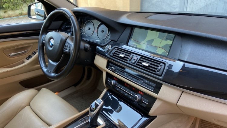 BMW S&eacute;rie 5 - 520 D LUXURY Auto
