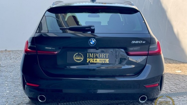 BMW S&eacute;rie 3 - 320 e Touring Line SPORT