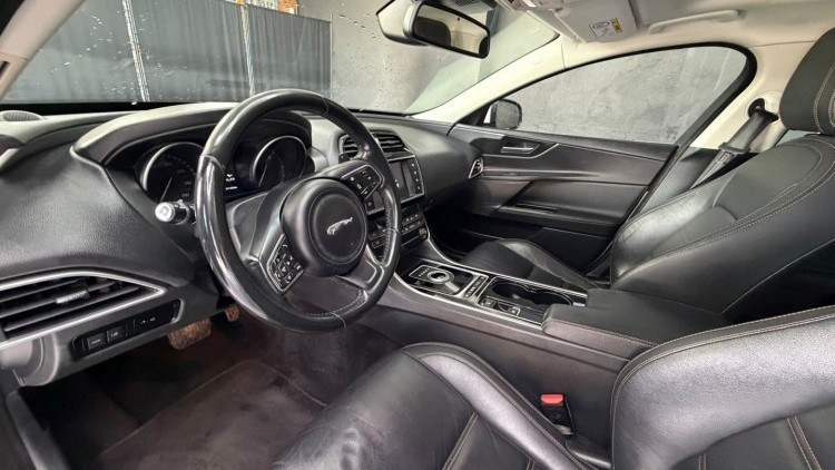 Jaguar Xe 2.0 R-Sport Aut.
